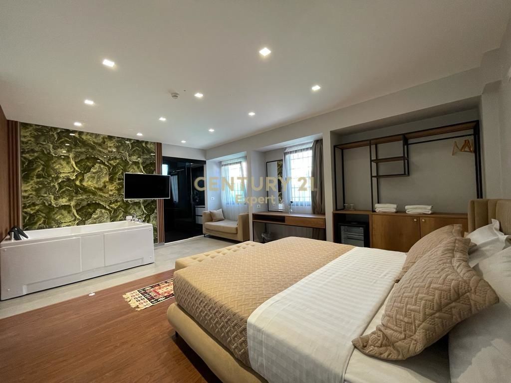 HOTEL TOGETHER WITH BAR RESTAURANT FOR RENT NEAR THE MORTGAGE 1000M ABOVE THE CENTER, HAS