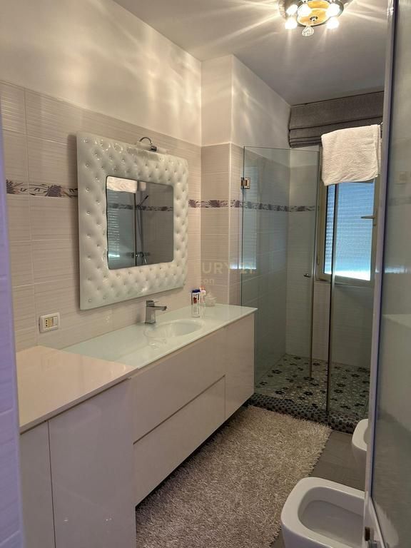 Apartament 2+1 me Qira prane Shkolles Eftali Koci, Durrës!