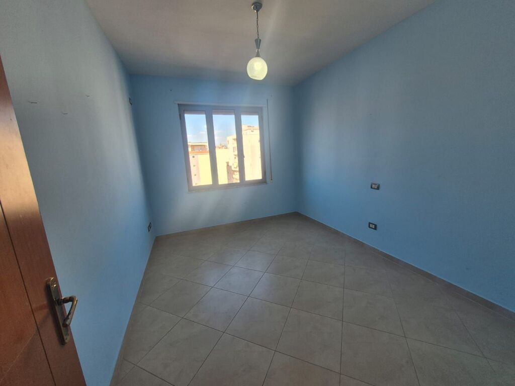 Shitet Apartament 2+1+2 ne  qender  