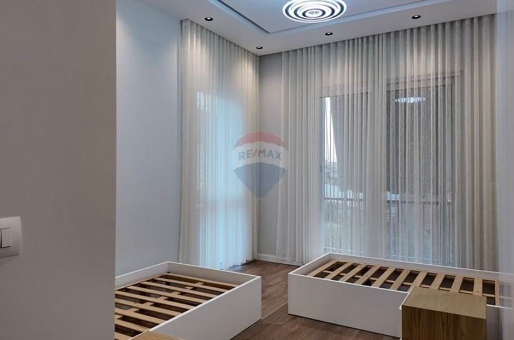 JEPET ME QERA, VILE E BASHKENGJITUR, FRESKU ID:530581008-78