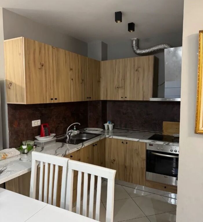 Qera | Apartament 3 + 1 | Liqeni i Thatë | 550 €/muaj