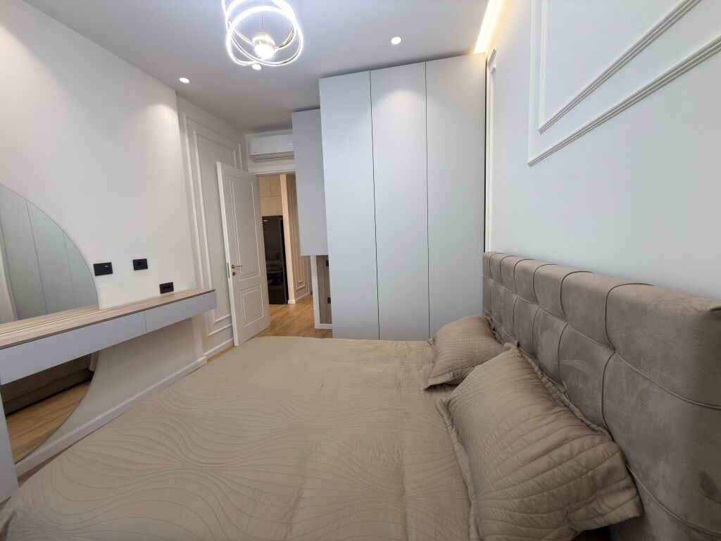 We rent out a 1+1 apartment + Parking space on Faik Konica Street!