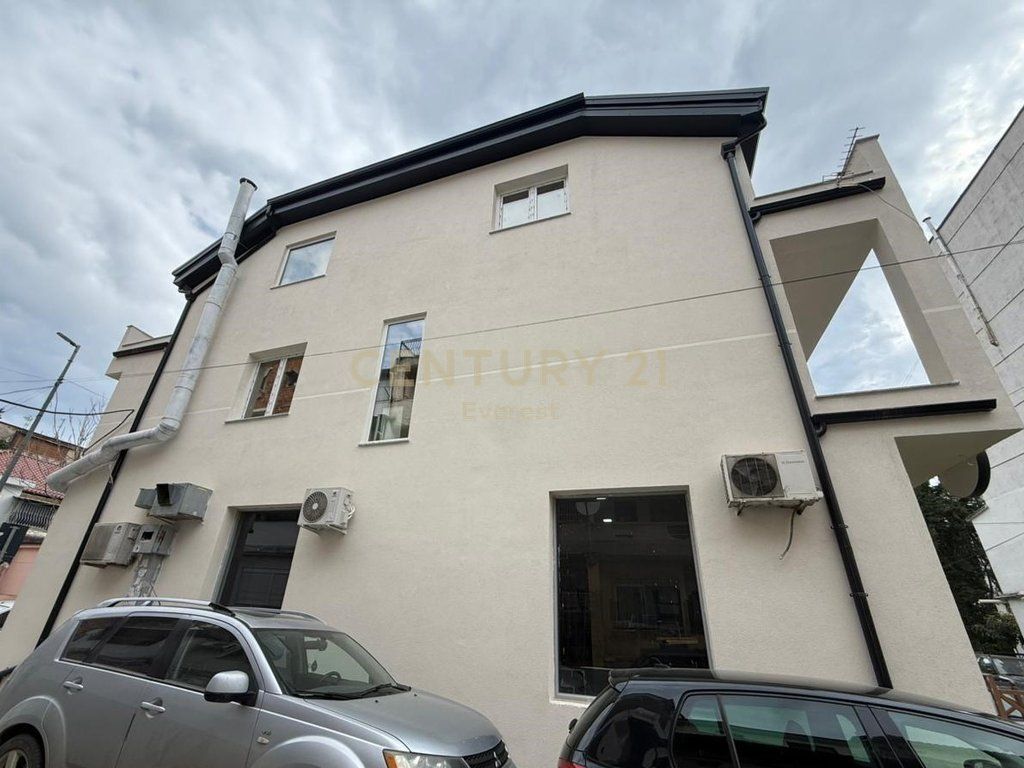 BLV.BAJRAM CURRI, RESTAURANT FOR RENT 2,000 € /Month