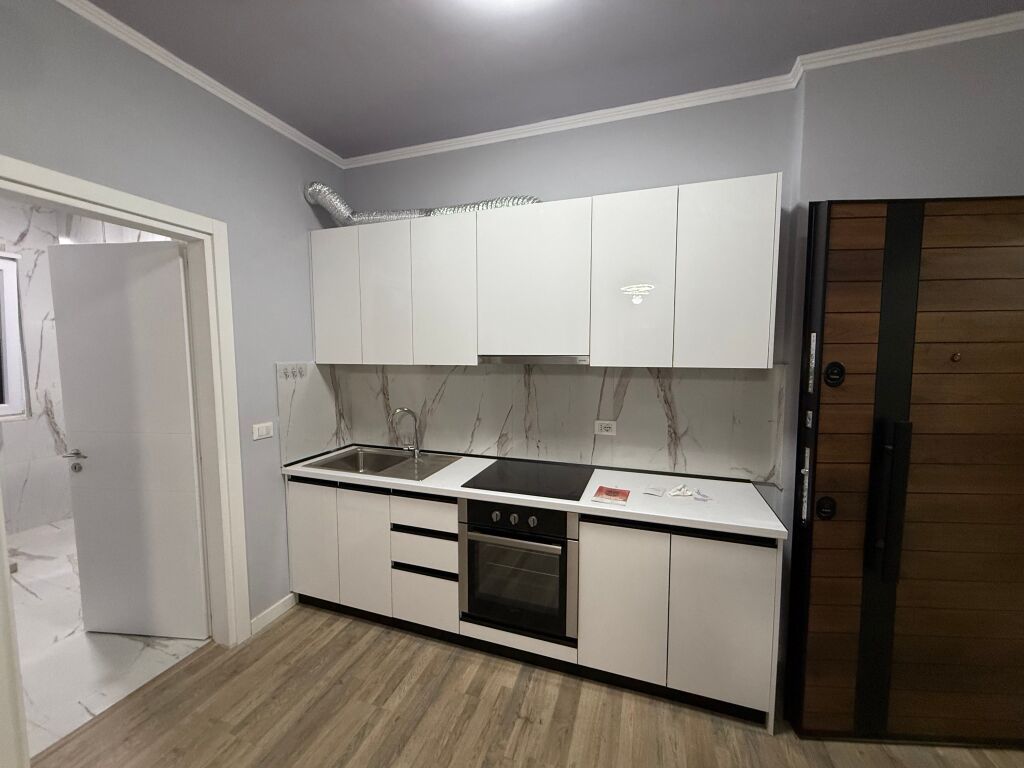 📣 SHITET Apartament 1+1 Me Parking 📍 Prane Zgares "5-Maji" 🛣️ Rruga "5-Maji" ✨