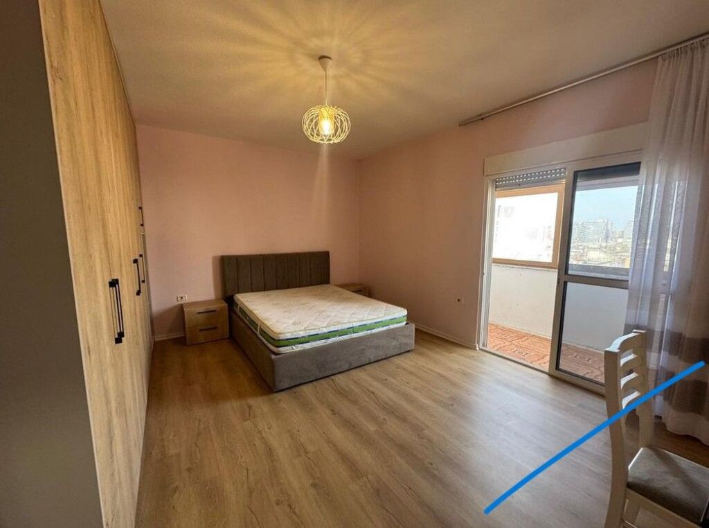 In vendita, Appartamento 2+1+Posto Auto, Via Kavajës, Tirana.