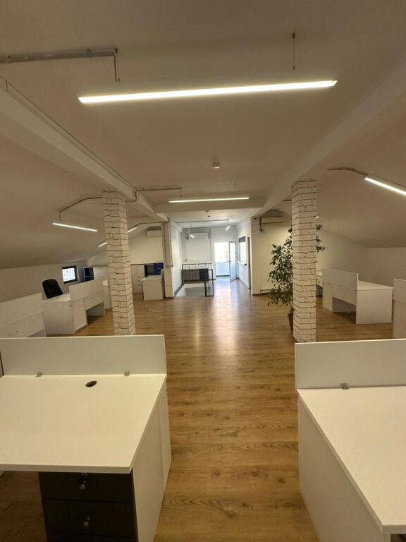 AMBIENTE UFFICIO IN AFFITTO A BLLOK