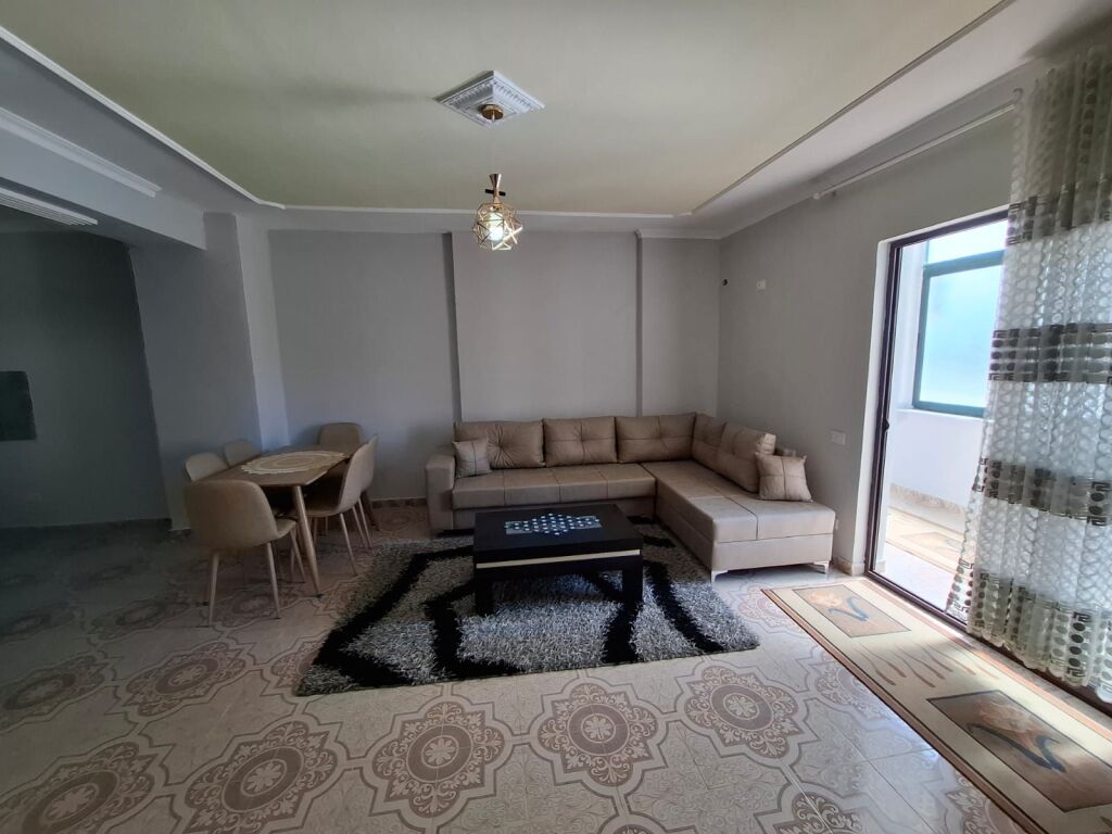 Jepet apartament me qera 2+1