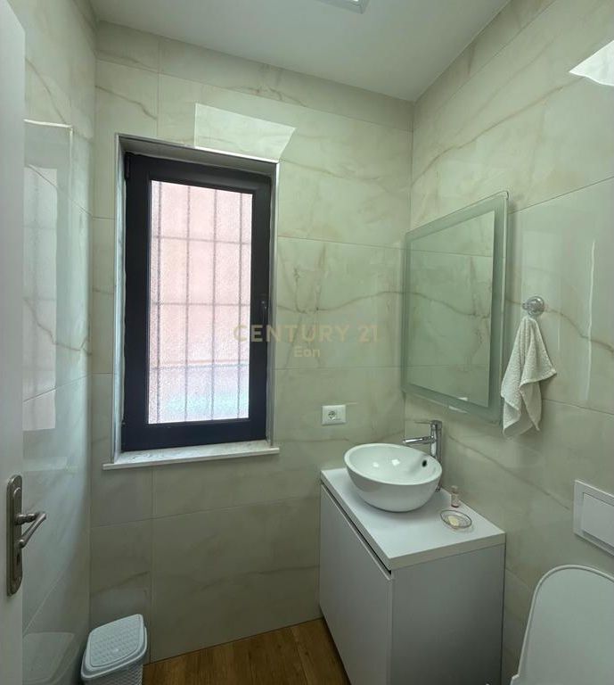 SHITET APARTAMENT 2+1+2 ME PAMJE DETI, VILA E ZOGUT DURRES !