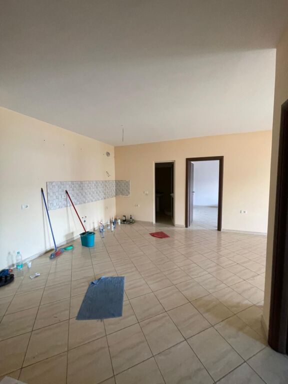 SHITET 2+1 + Verande  📍Vala Park Lagja 18, 