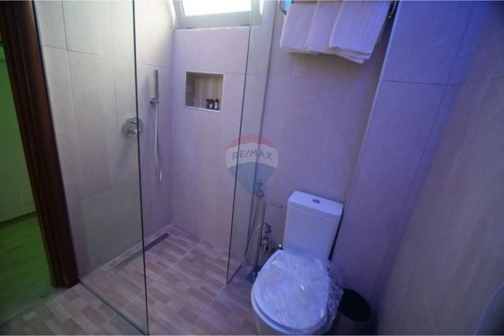 Apartament - Për Qira - Rruga e Barrikadave, Tiranë