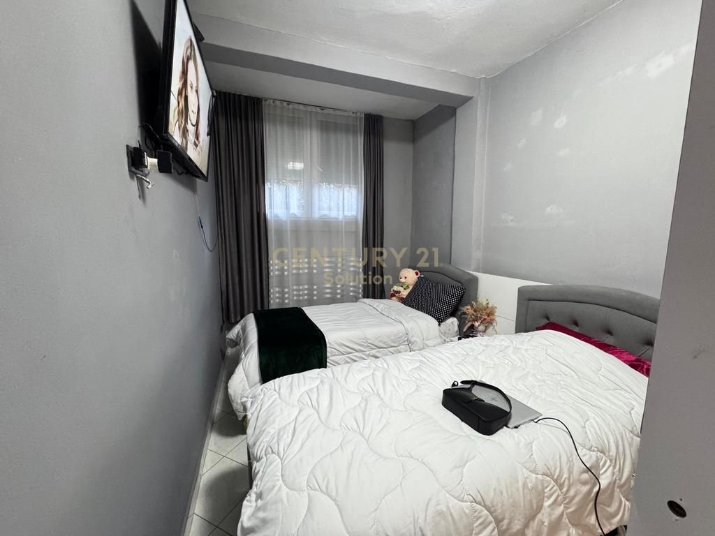 APPARTAMENTO 2+1+2 IN VENDITA VICINO A 21 DHJETORI-155.000 Euro