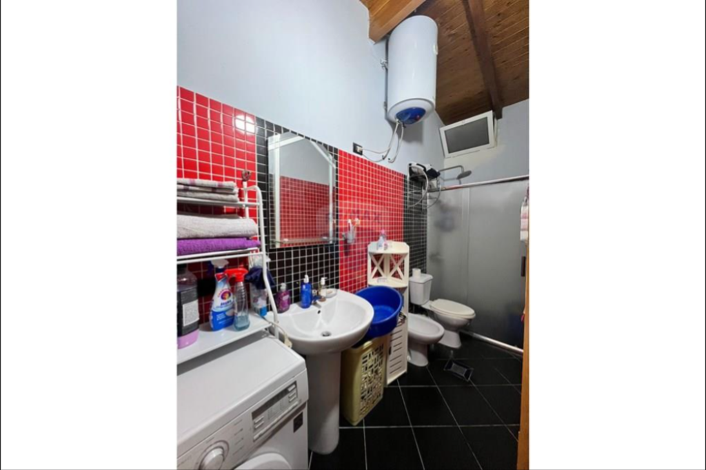 Apartament per shitje 2+1 tek Komuna e Parisit