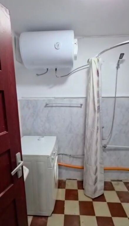 Opportunity! Skenderbej Square, private house for rent 130 m2, single floor 60,000 leke