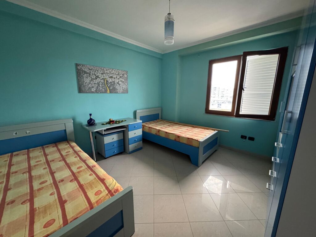 Jepet apartament me qera 2+1+2