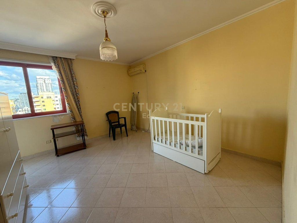 Shitet Apartament 2+1+2 me Pamje Deti ne Vollga, Durrës !