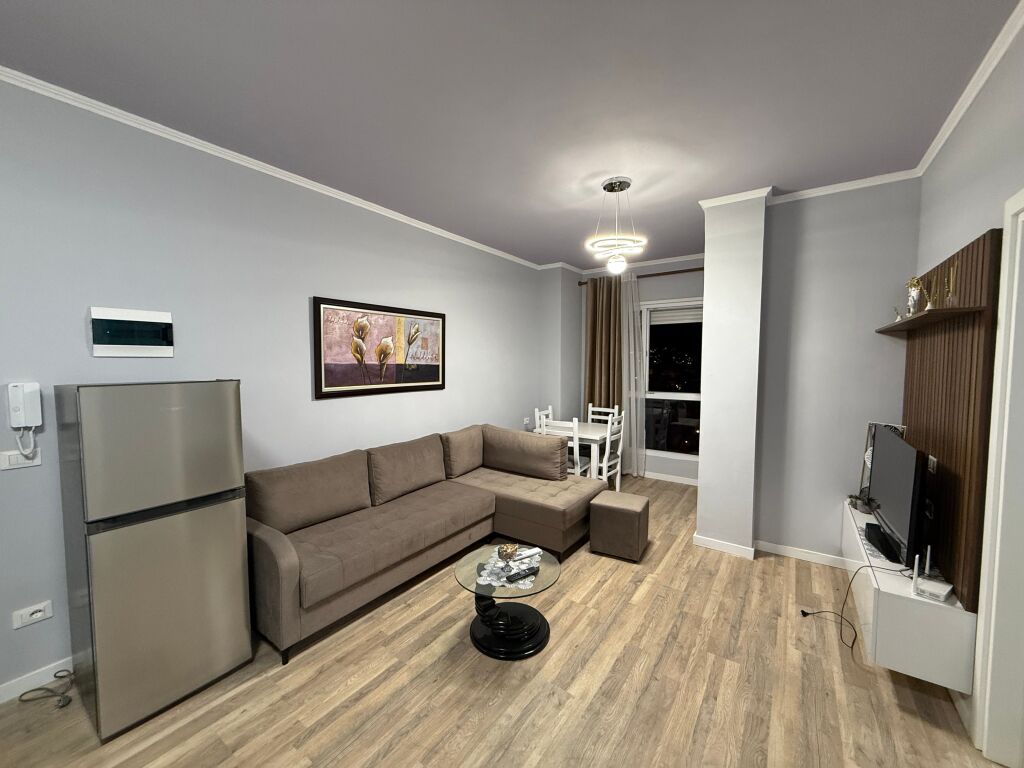 📣 SHITET Apartament 1+1 Me Parking 📍 Prane Zgares "5-Maji" 🛣️ Rruga "5-Maji" ✨