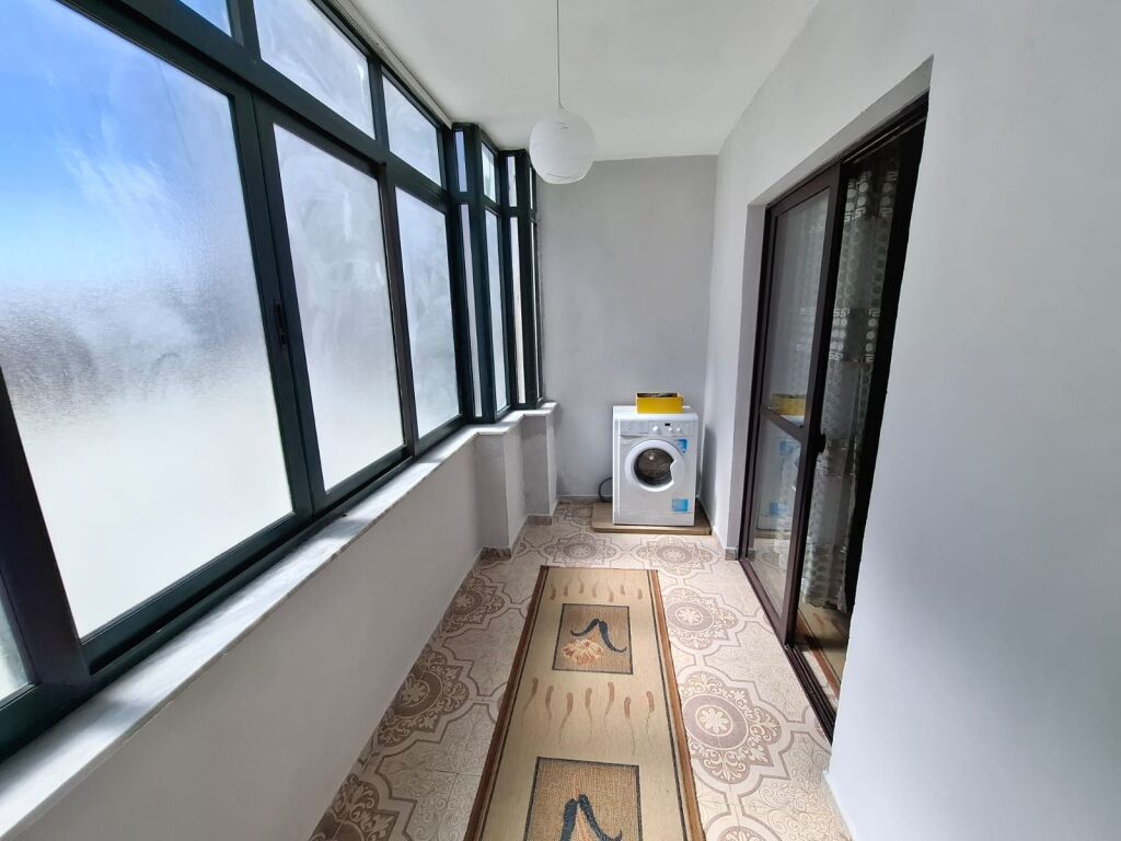 Jepet apartament me qera 2+1