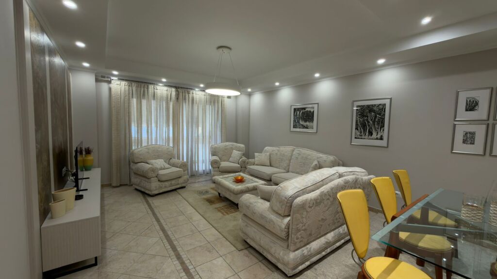 Apartament 2+1 per qira , Liceu Artistik, Stadiumi Air Albania