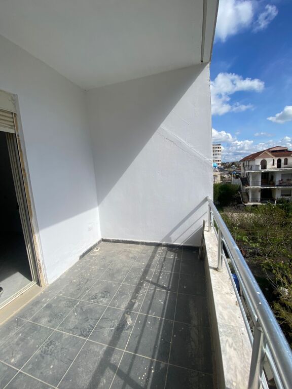 shitet apartament 1+1 ne plazh prane pelikanit!!