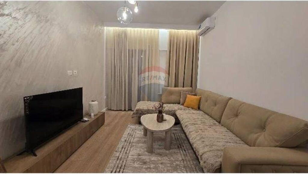 !!!Appartamento - In Affitto - Piazza Skënderbej, Tirana!!!