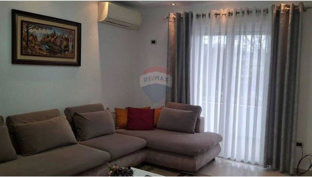 !!!Apartament - Për Qira - Rruga e Elbasanit, Tiranë!!!