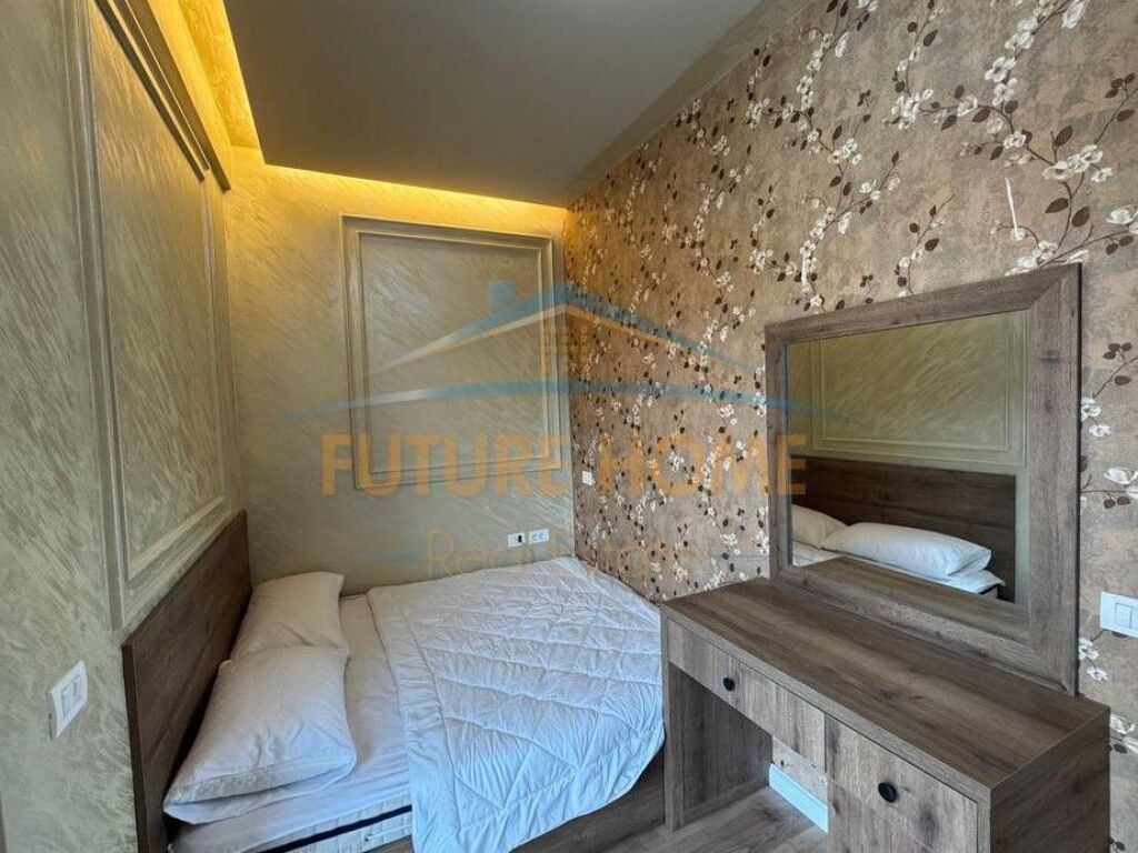 Shitet, Apartament 2+1+2 Poste parkimi, Rose Garden Rezidencë, TEG