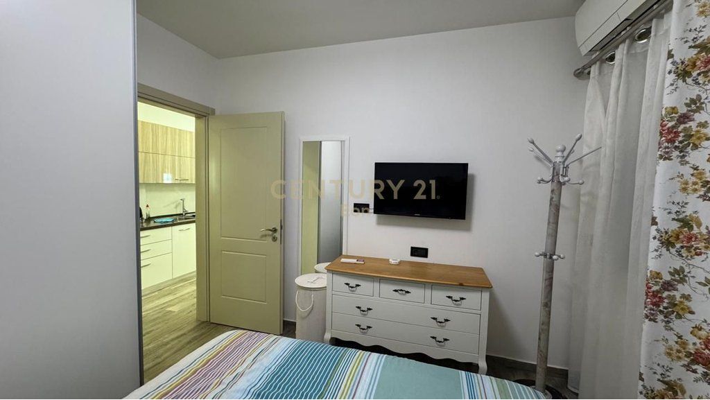 APARTAMENT+PARKIM AFER DETIT TE SHKEMBI I KAVAJES !