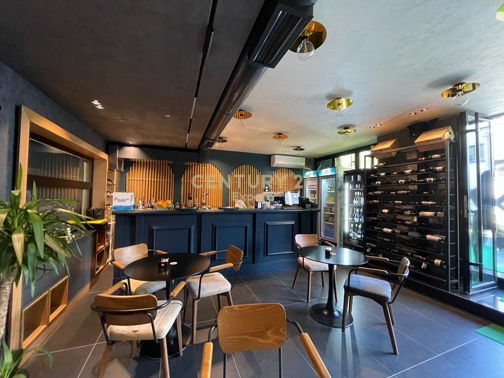 HOTEL TOGETHER WITH BAR RESTAURANT FOR RENT NEAR THE MORTGAGE 1000M ABOVE THE CENTER, HAS