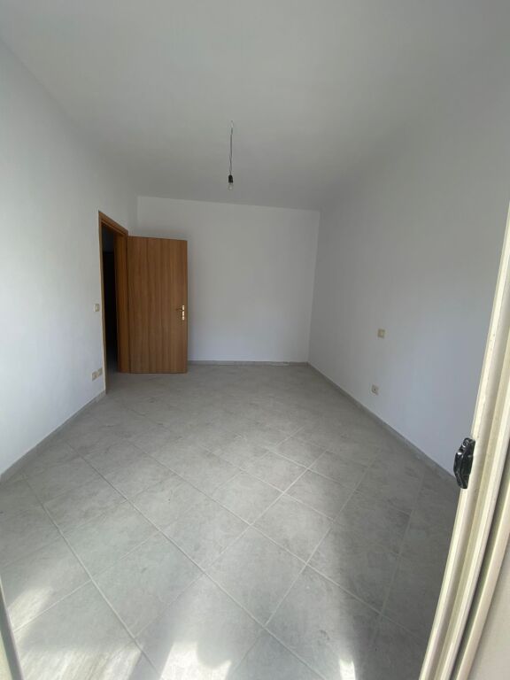 shitet apartament 1+1 ne plazh prane pelikanit!!