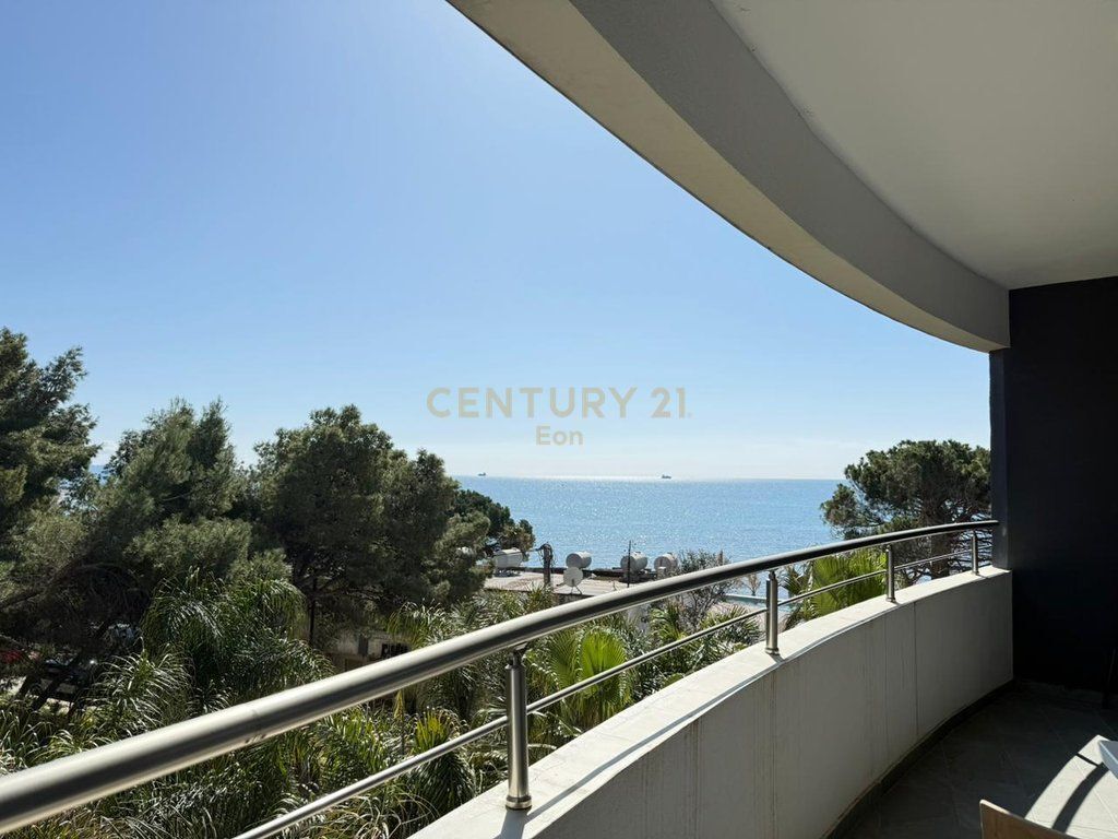 Jepet me Qira Apartament 1+1+Post Parkimi me Pamje Deti Te White Hill Residence !