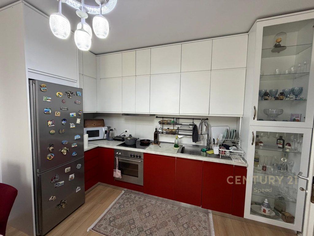 Apartament 2+1+2 per shitje te 5-Maji