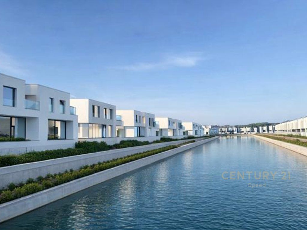 Vilë luksoze në shitje në Turquoise Marina tek Gjiri i Lalzit, Hamallaj!