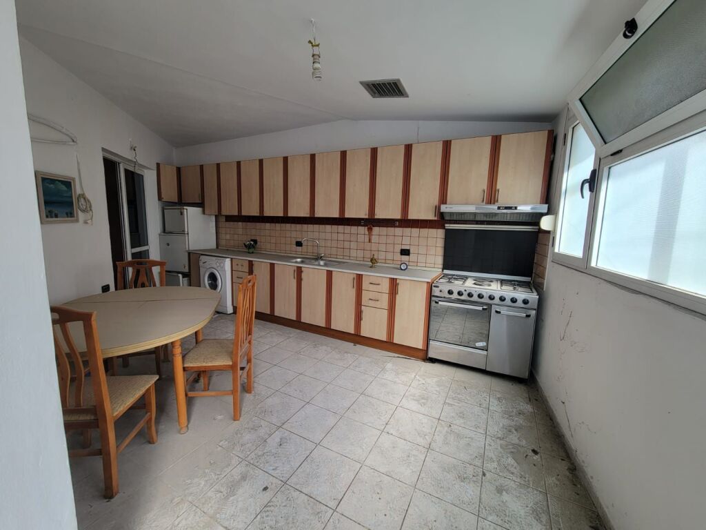 Apartament 2+1+2 per shitje Komuna e Parisit