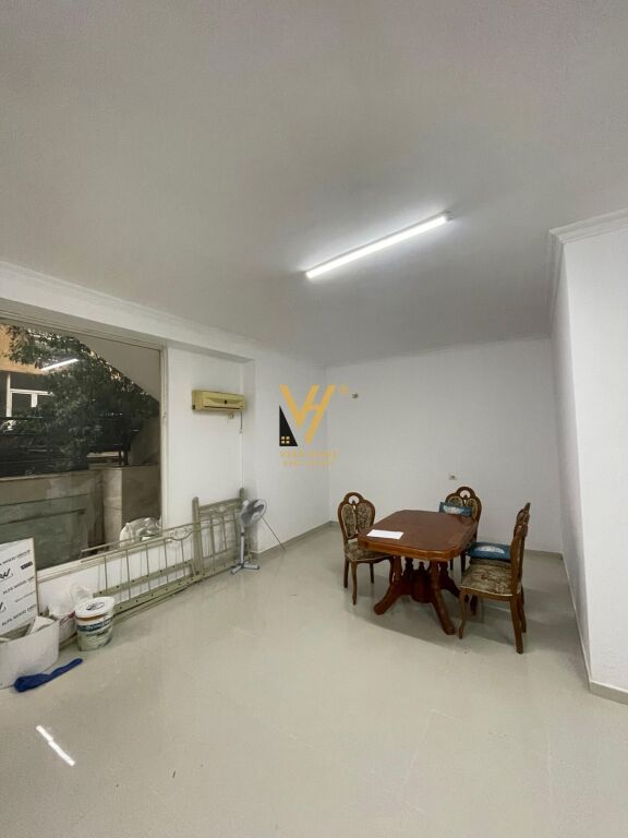 JEPET ZYRE 60 M2 ME QERA TE KODRA E DIELLIT 40.000 LEKE