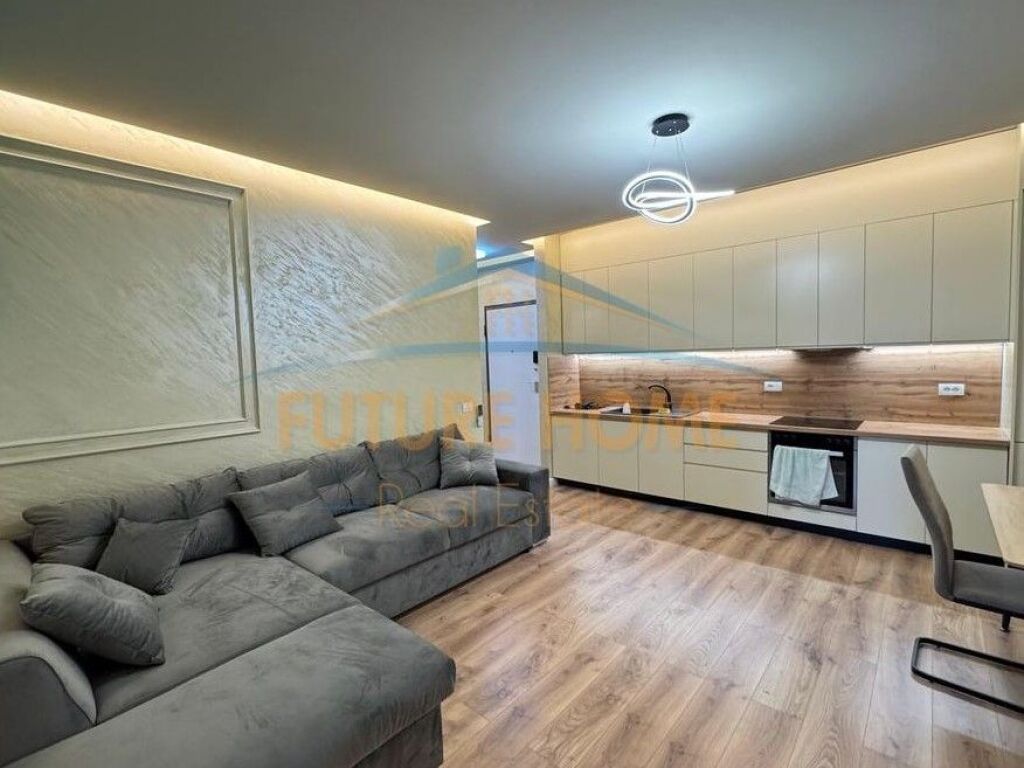 Shitet, Apartament 2+1+2 Poste parkimi, Rose Garden Rezidencë, TEG