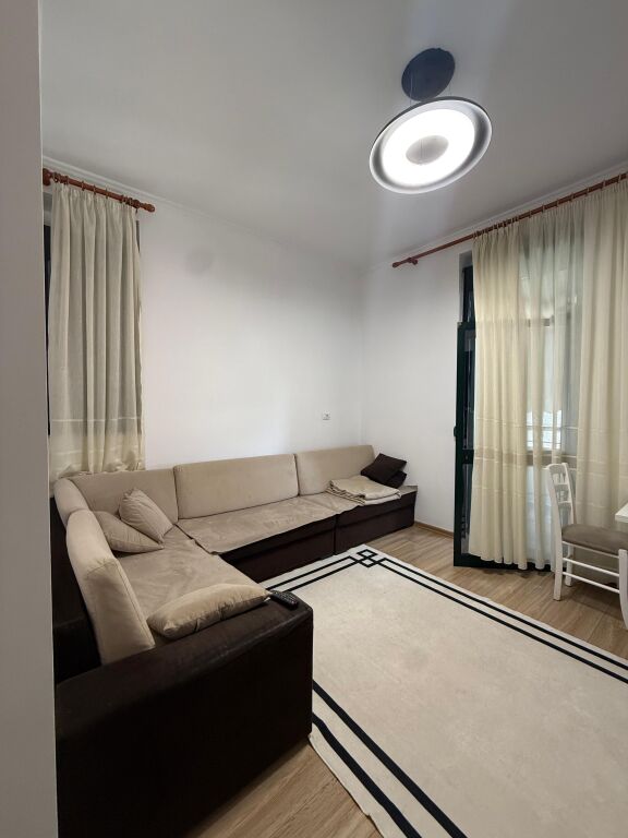 🏠JEPET ME QIRA Apartament 1+1 📍Rruga e Durresit 💶Cmimi: 700€