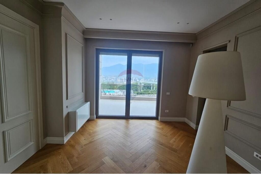 !!!Vilë - Për Qira - Mjull Bathore, Tiranë!!!