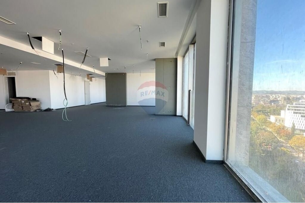 !!!Zyrë - Për Qira - Rruga e Elbasanit, Tiranë!!!