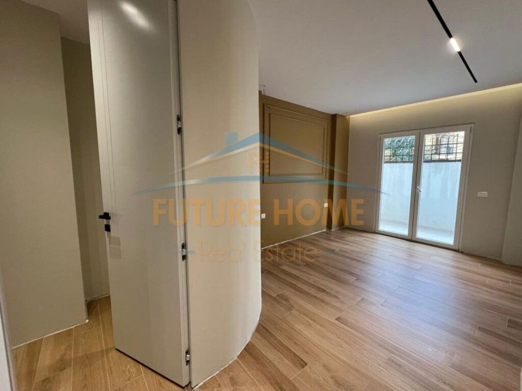 In vendita, Appartamento 2+1+2+Guardaroba, Comune di Parigi