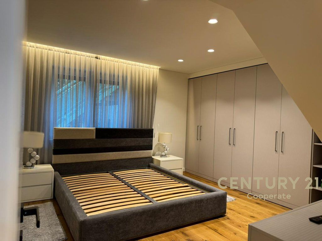 VENDIAMO VILLA DI LUSSO A LONG HILL RESIDENCE 1.600.000 €