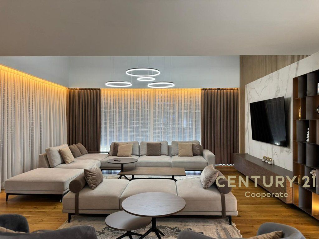 VENDIAMO VILLA DI LUSSO A LONG HILL RESIDENCE 1.600.000 €