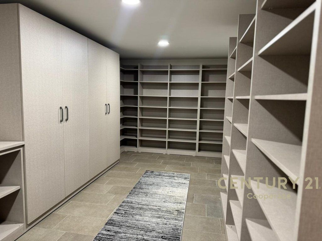 VENDIAMO VILLA DI LUSSO A LONG HILL RESIDENCE 1.600.000 €