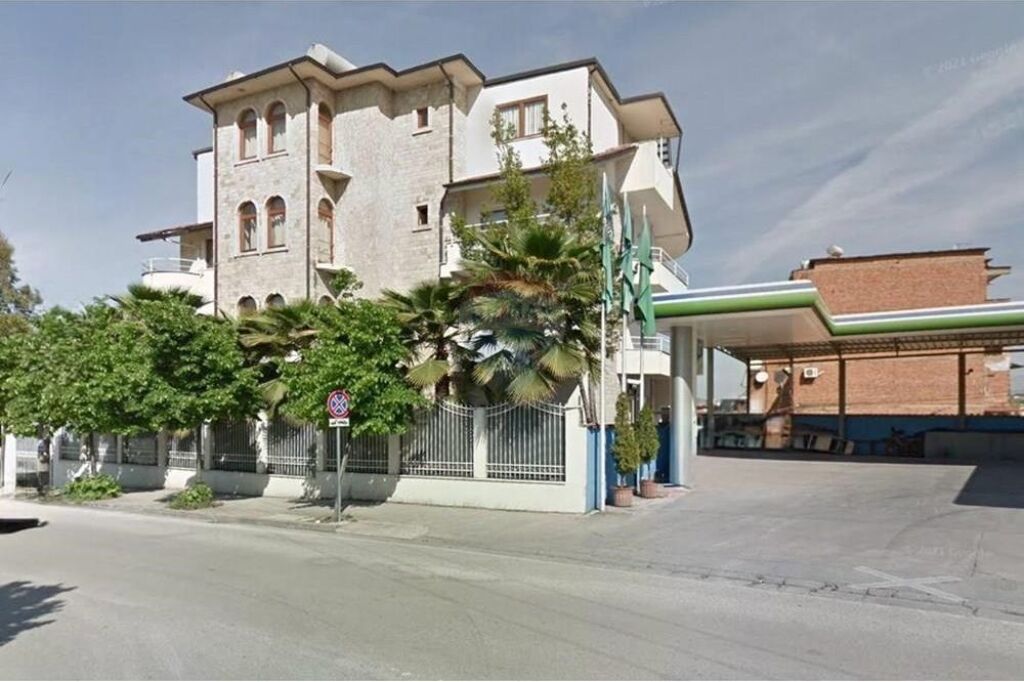 Building - For Rent - Kinostudio Roundabout, Tirana