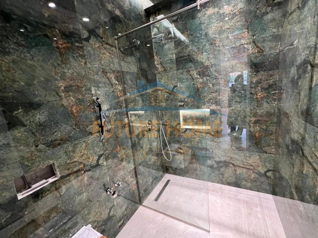 In vendita, Appartamento 2+1+2+Guardaroba, Comune di Parigi