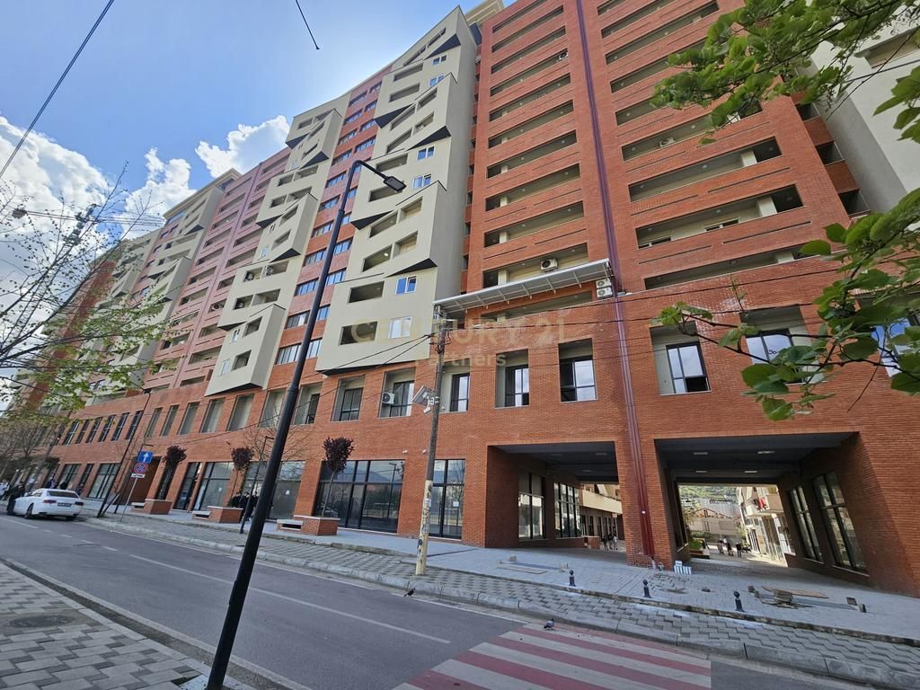 Apartment 2+1+2 for sale at the Golden Park complex opposite Amerikan 3