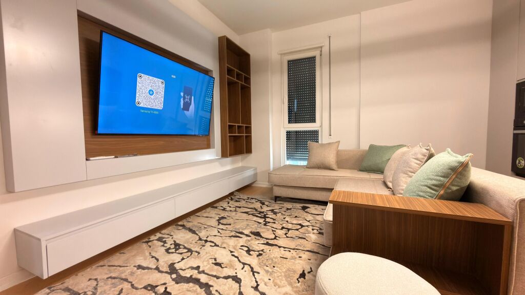 Super apartment with parking space for rent at 5 Maji