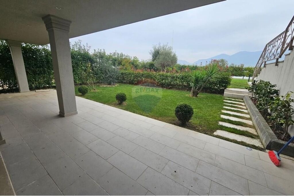 !!!Vilë - Për Qira - Mjull Bathore, Tiranë!!!