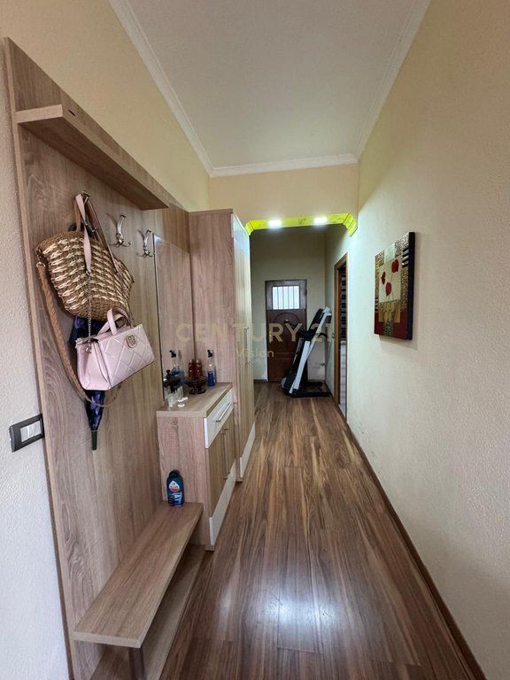 Vilë 3-kateshe për shitje në Dergut, Shkoder 275,000 €