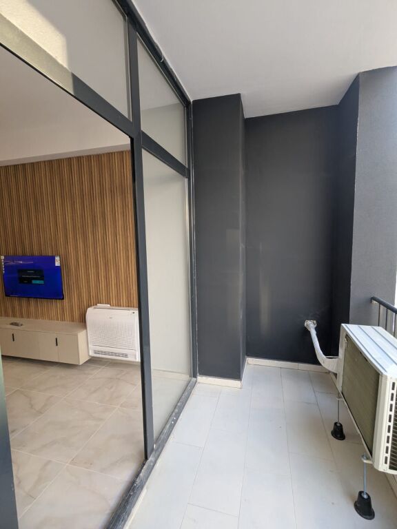 Shitet Apartament 1+1 I mobiluar ne zemer te Orikumit