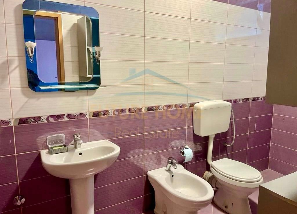 🏠 Spazio e Privacy alla "Scuola Rossa" – 2+1 in Affitto! 2 posti auto🚗